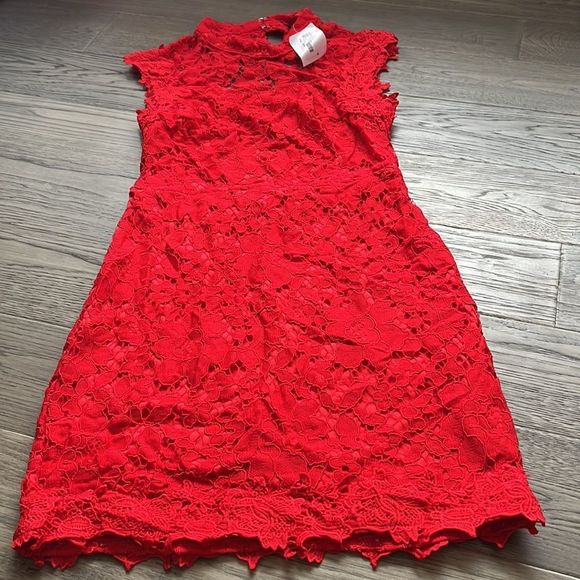 ✨🆕Hommage🆕✨ | Open back red lace dress - Picture 4 of 12